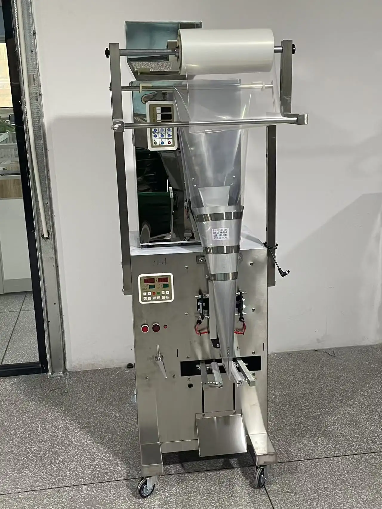 Hot Selling Semi Automatic Pouch Packing Machine Features for 2024